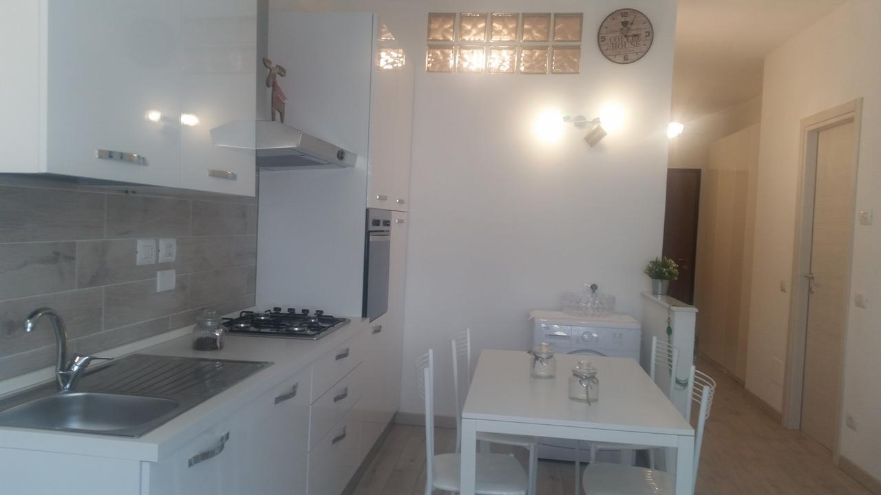 Monica'S Apartment Marina Di Carrara Buitenkant foto