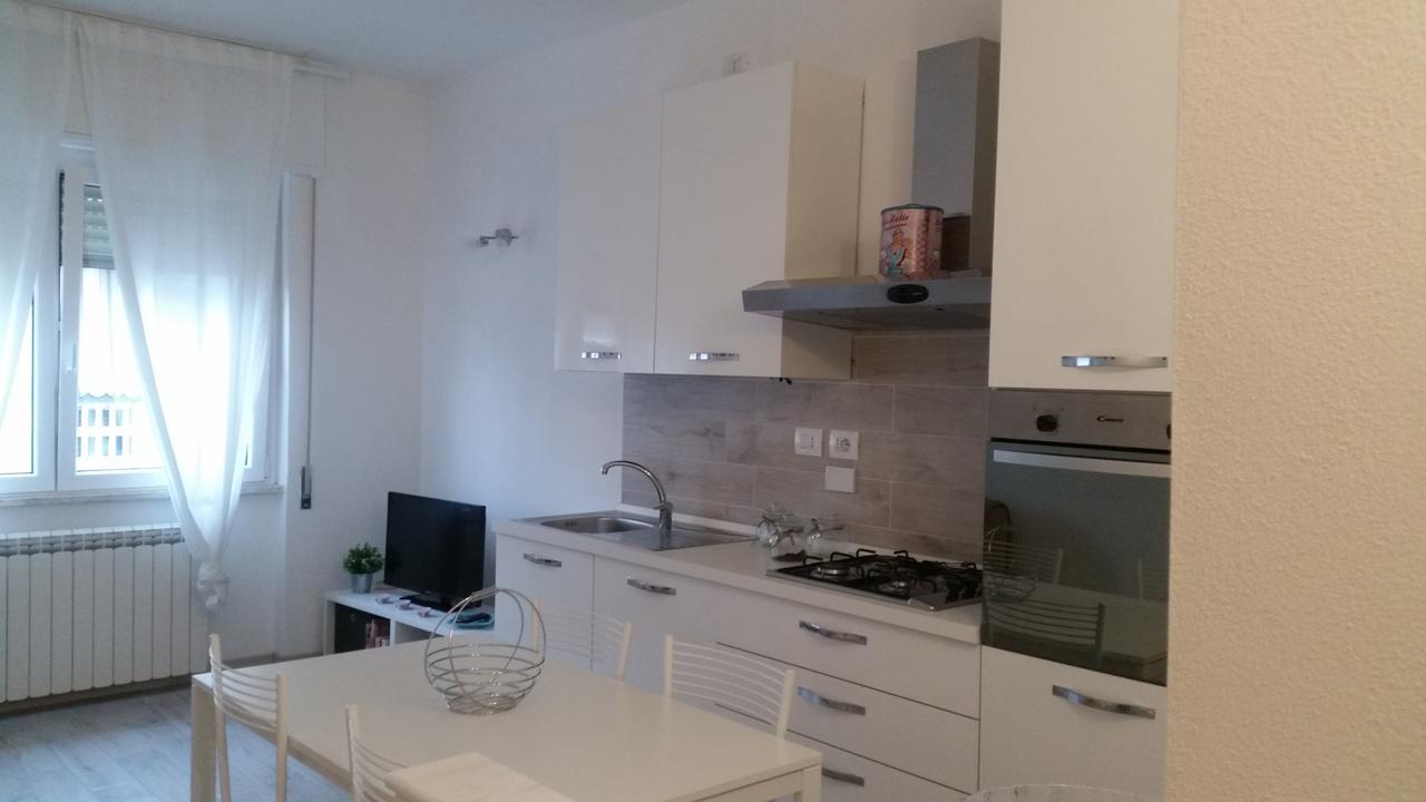 Monica'S Apartment Marina Di Carrara Buitenkant foto