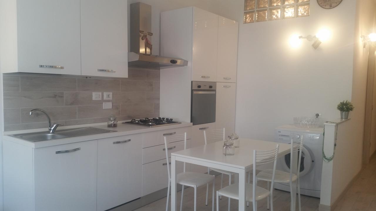 Monica'S Apartment Marina Di Carrara Buitenkant foto